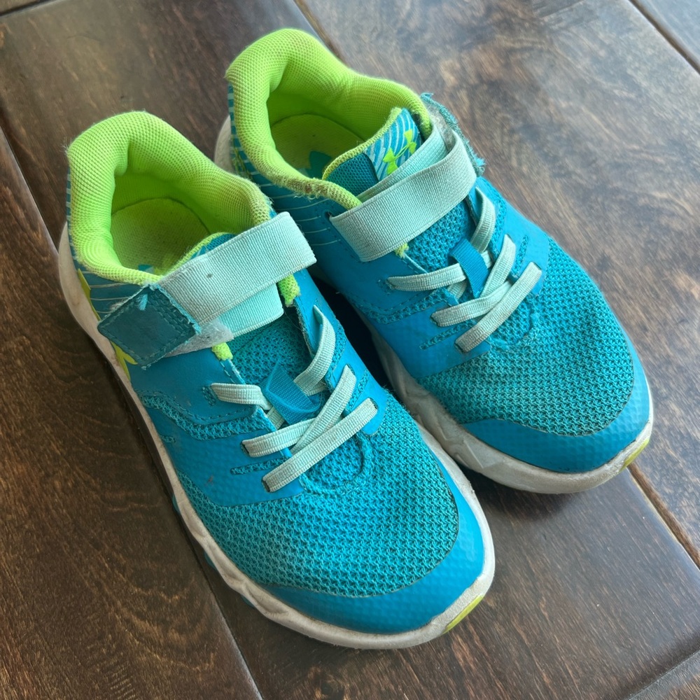 Under Armour Sneakers - Girls